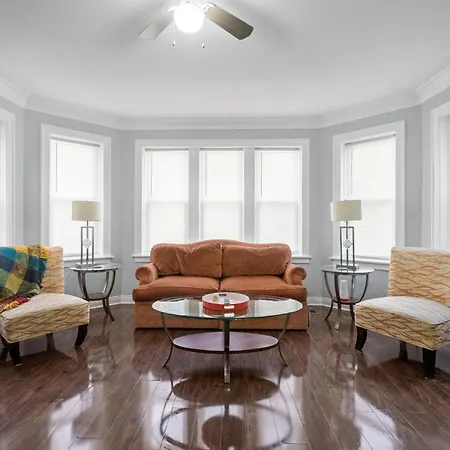 420 Long Term 2 Bedroom Laundry Private Parking